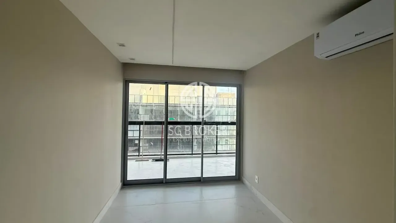 154 m² apartment with 2 bedrooms and a balcony — photo 11