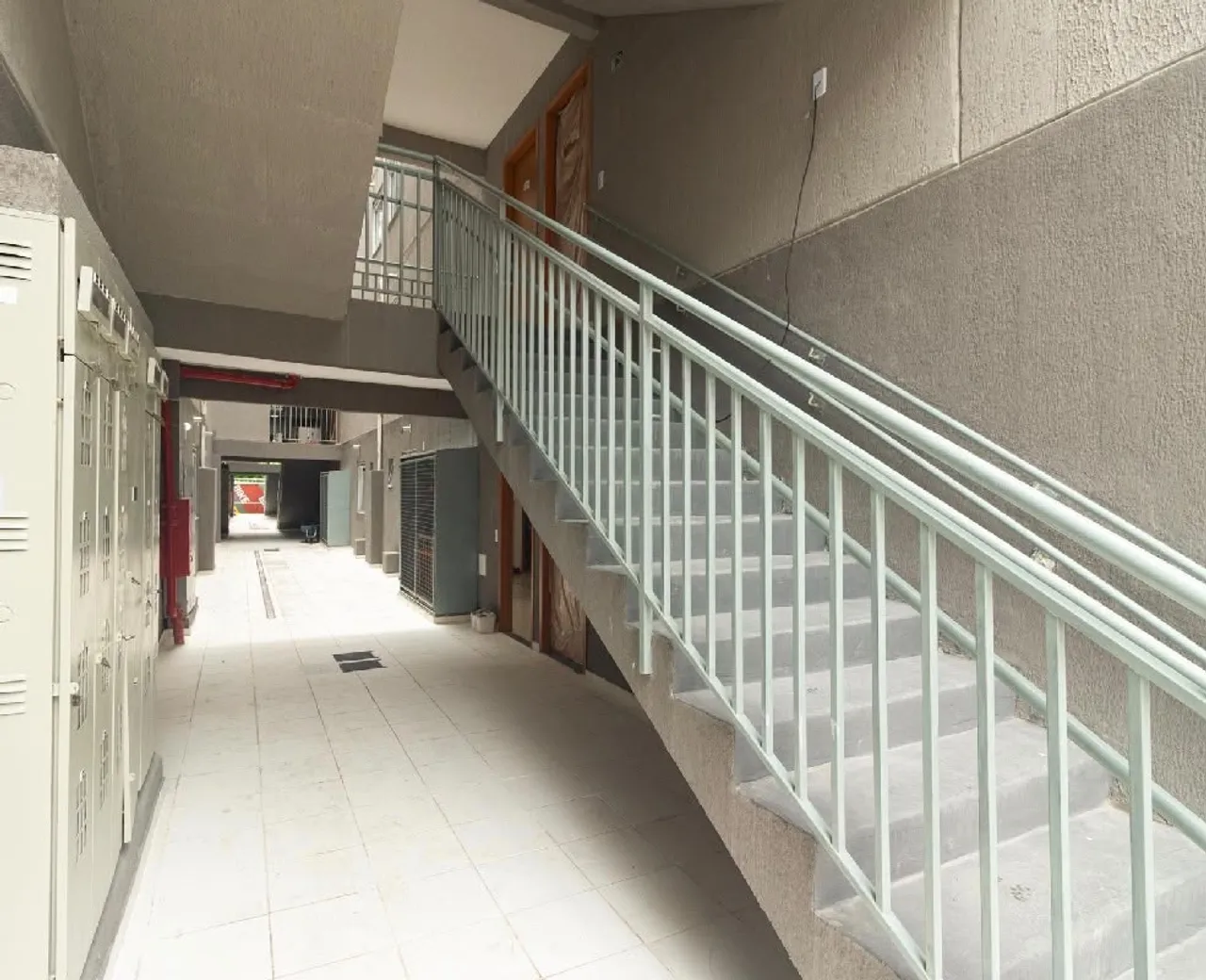Apartamento de 2 quartos em condomínio com piscina — photo 3