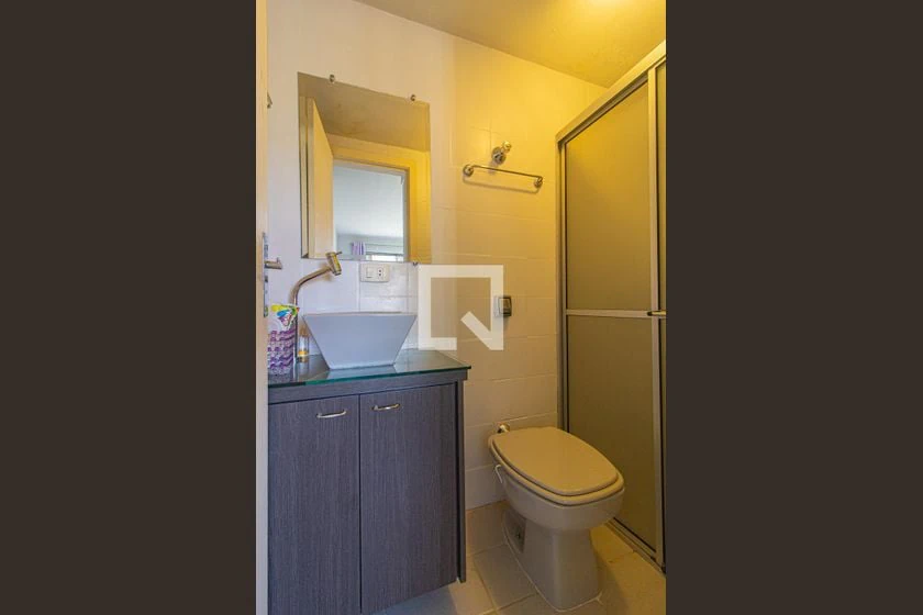 Furnished apartment, 97 m², with a glass-enclosed balcony — photo 36