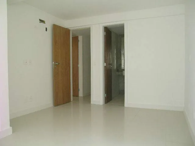 Apartment with 3 bedrooms and 5 bathrooms, closed kitchen — photo 15