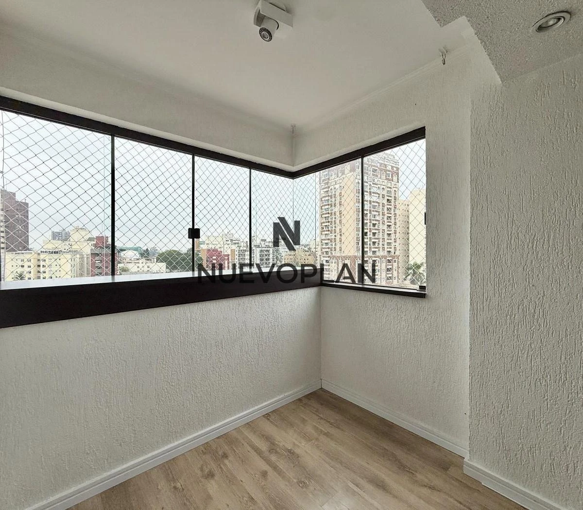 Floor-to-ceiling windows in a 3-bedroom apartment, 77 m² — photo 24