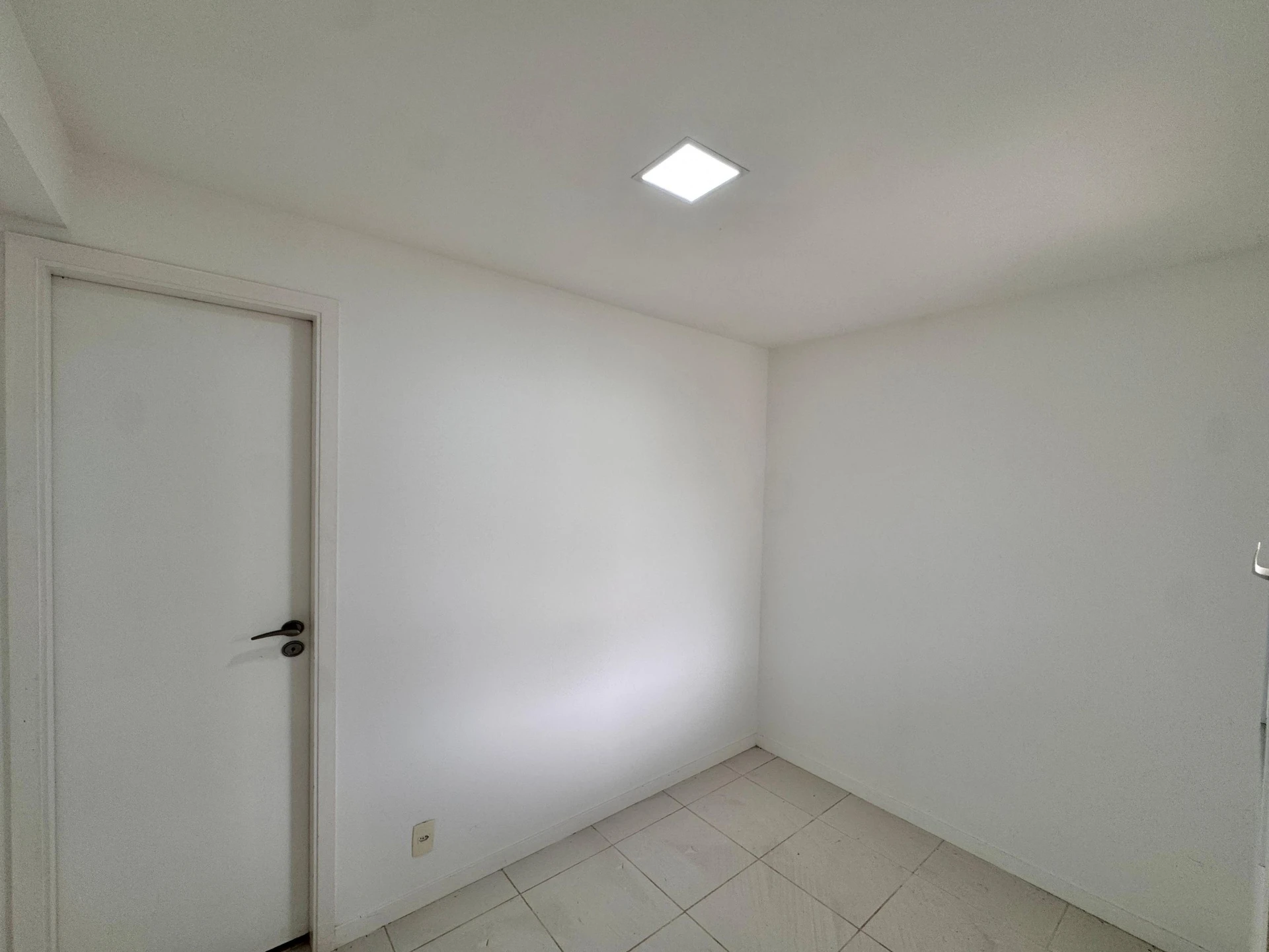 Furnished apartment, 158 m², with a water view — photo 13