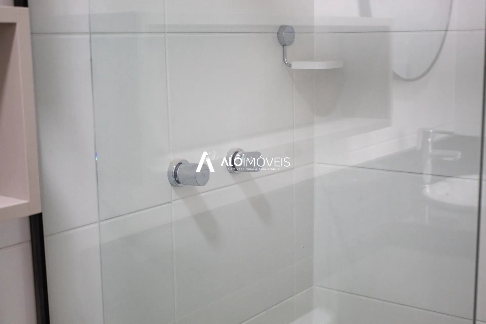 Furnished 1-bedroom apartment with open-plan kitchen — photo 50