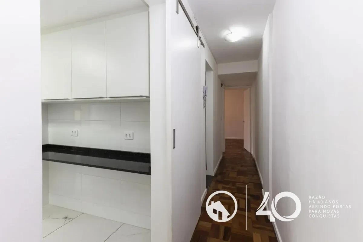 2-bedroom apartment with wood or laminate floors in Curitiba — photo 21