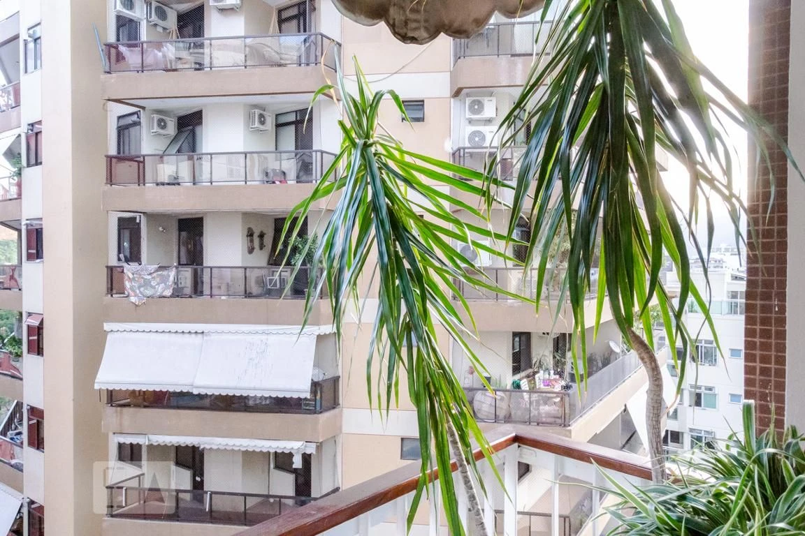 Furnished 2-bedroom apartment with a glassed-in balcony — photo 51