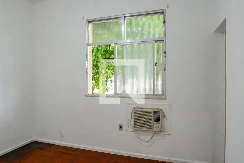 Apartment, 102 m², with wood or laminate floors — photo 11