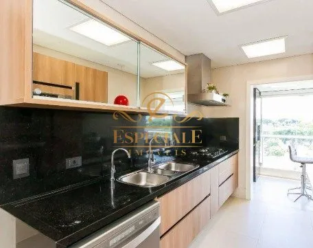 Apartment with 3 en-suite bedrooms and glass balcony — photo 15