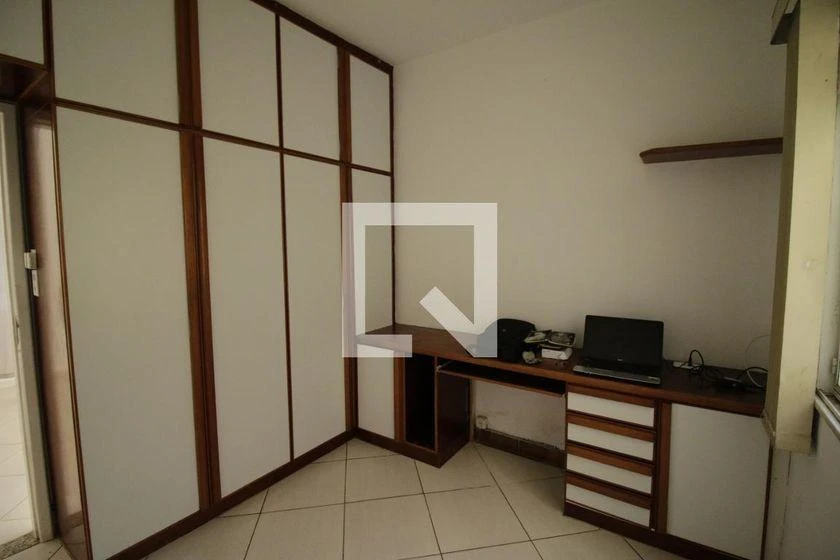Casa de 381 m² com 7 quartos, 4 banheiros e jardim — photo 46
