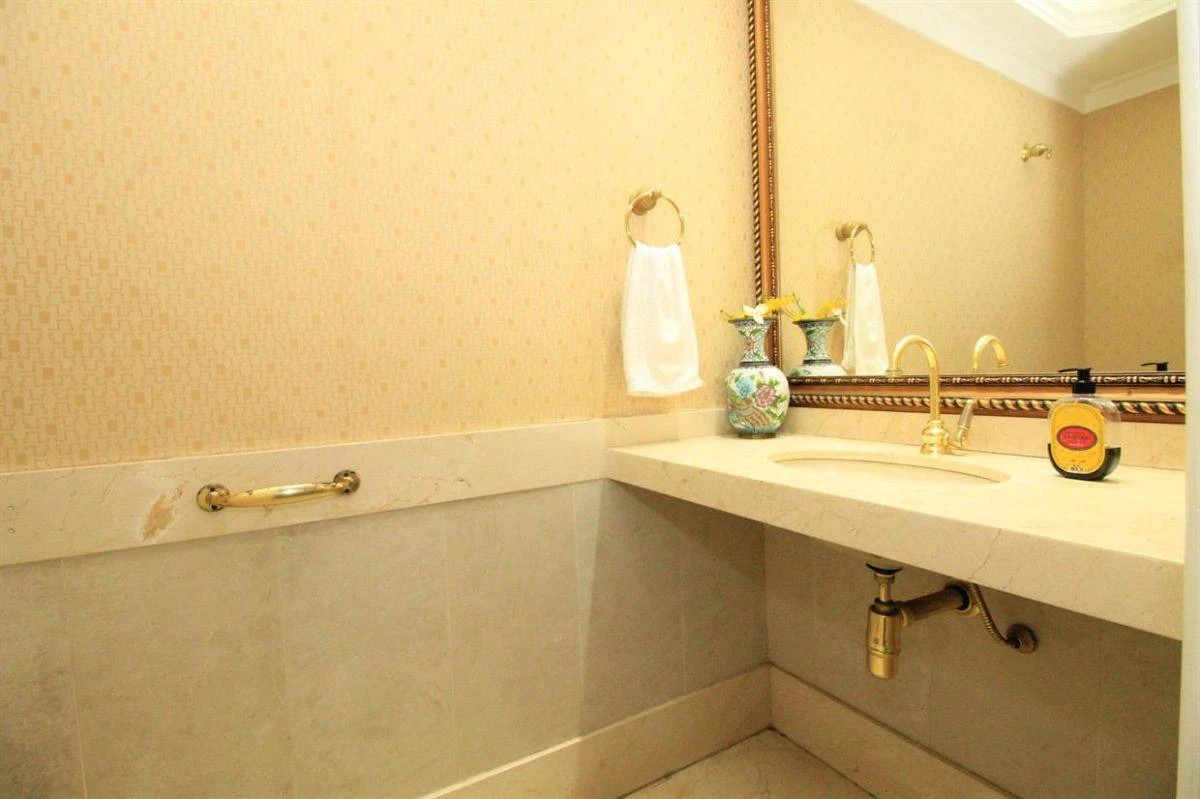 Furnished 4-bedroom apartment with 2 en-suites and 274 m² — photo 5
