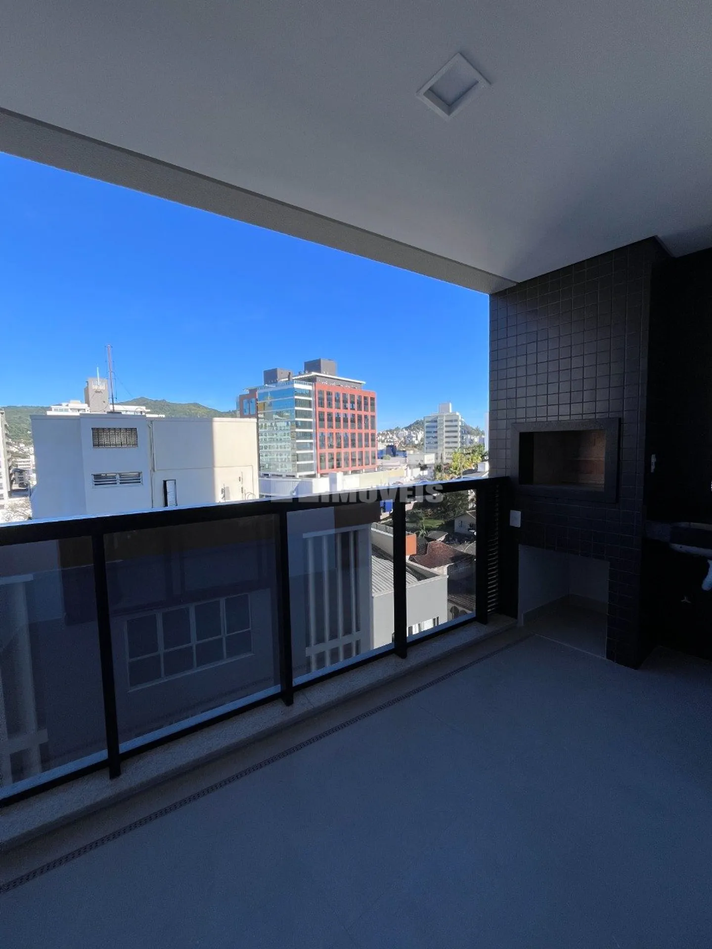 Apartamento mobiliado de 2 dormitórios com churrasqueira na sacada — photo 14