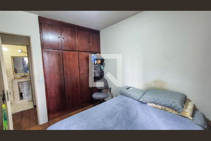 One-bedroom apartment with a washing machine — photo 14
