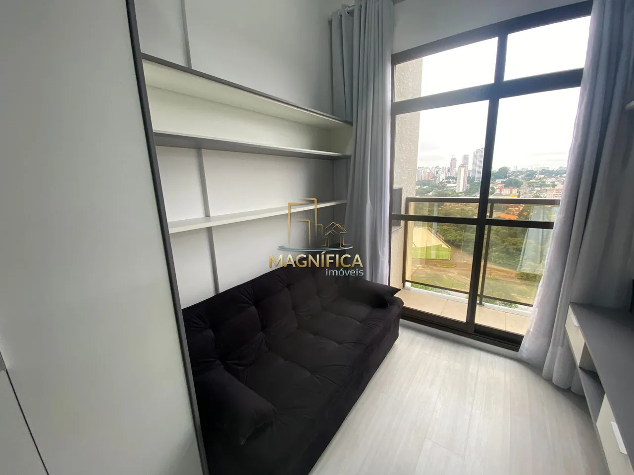 Estudio amueblado de 32 m² con plaza y balcón — photo 13