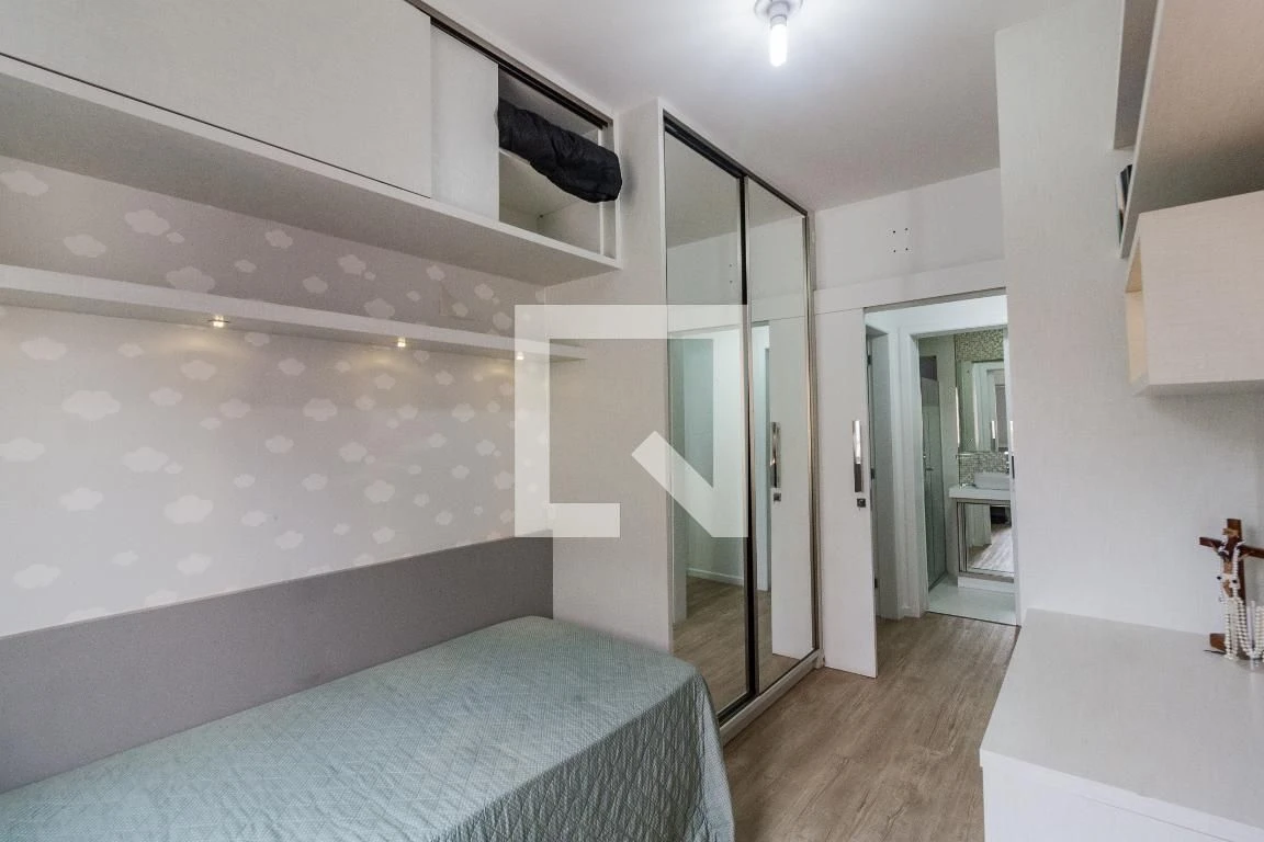 Furnished apartment, 77 m², with a glass-enclosed balcony — photo 22