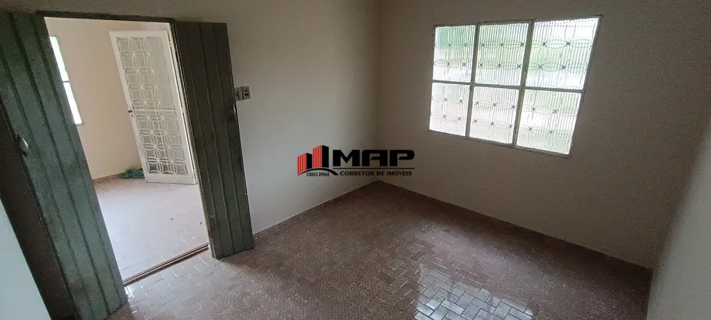 Unfurnished house with a separate kitchen and 2 bedrooms — photo 12