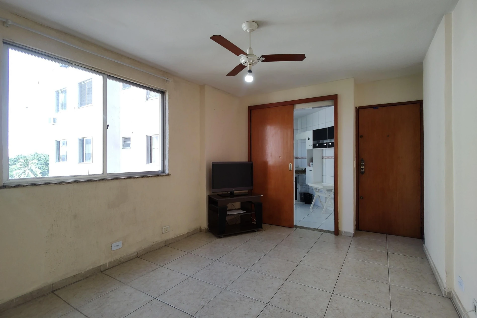 Пральна машина та 2 спальні: квартира 50 м² — photo 37