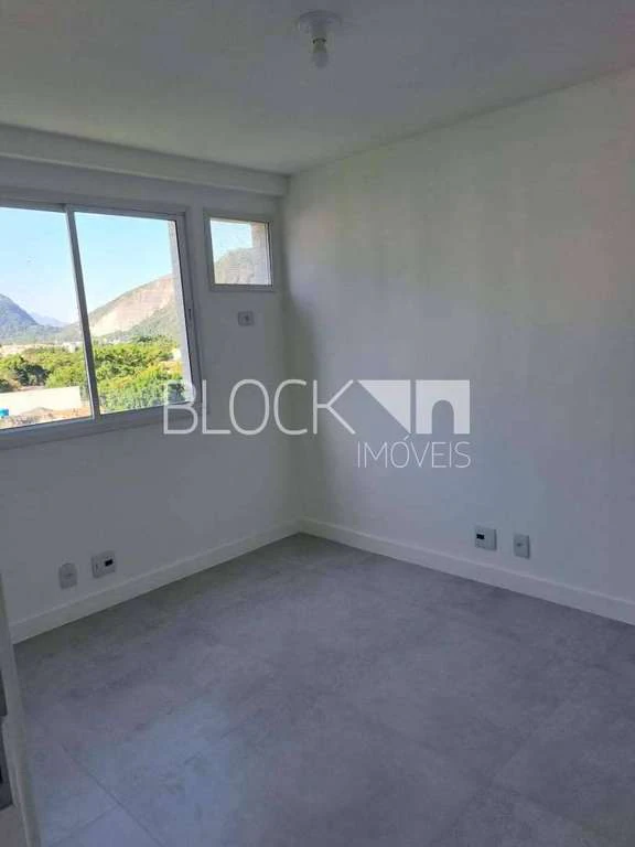 1-bedroom apartment with balcony and 49 m² — photo 8