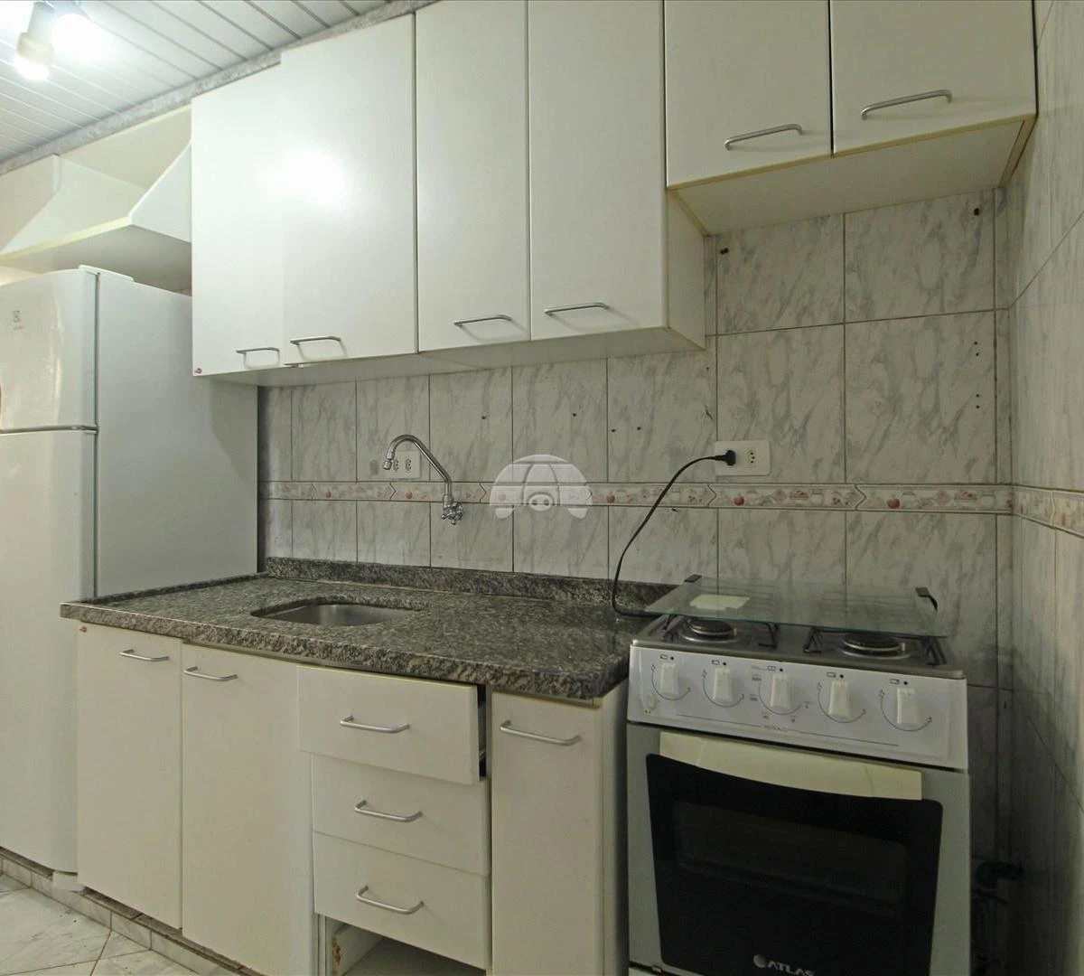 3-bedroom apartment with a washing machine — photo 2