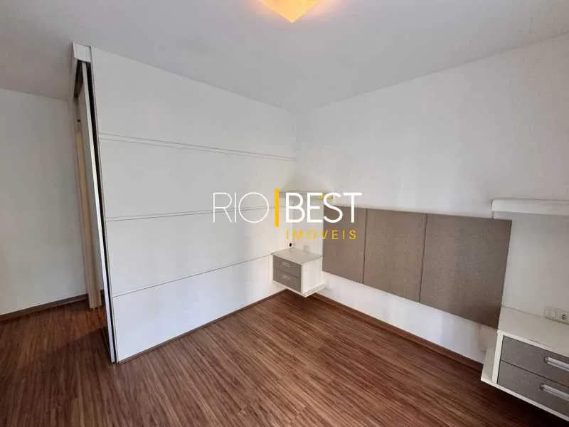 Apartamento de 99 m² com closet e janelas do piso ao teto — photo 20
