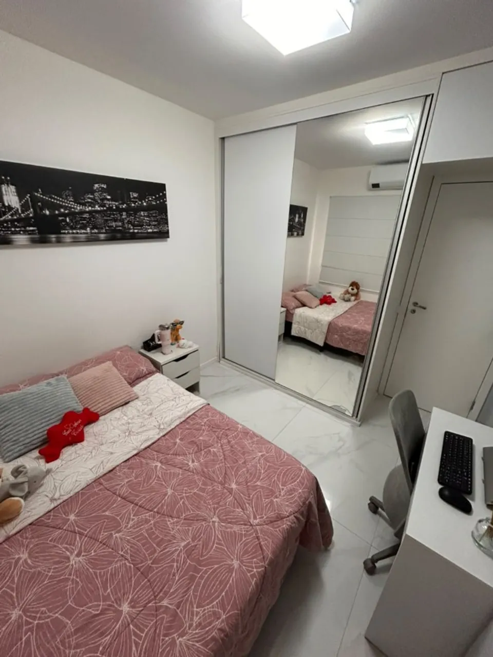 Furnished apartment with 4 bedrooms and open-plan kitchen — photo 7