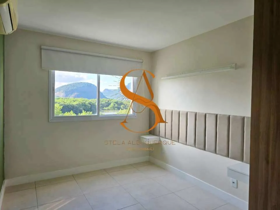 2-bedroom 2-bath apartment with open-plan kitchen — photo 16