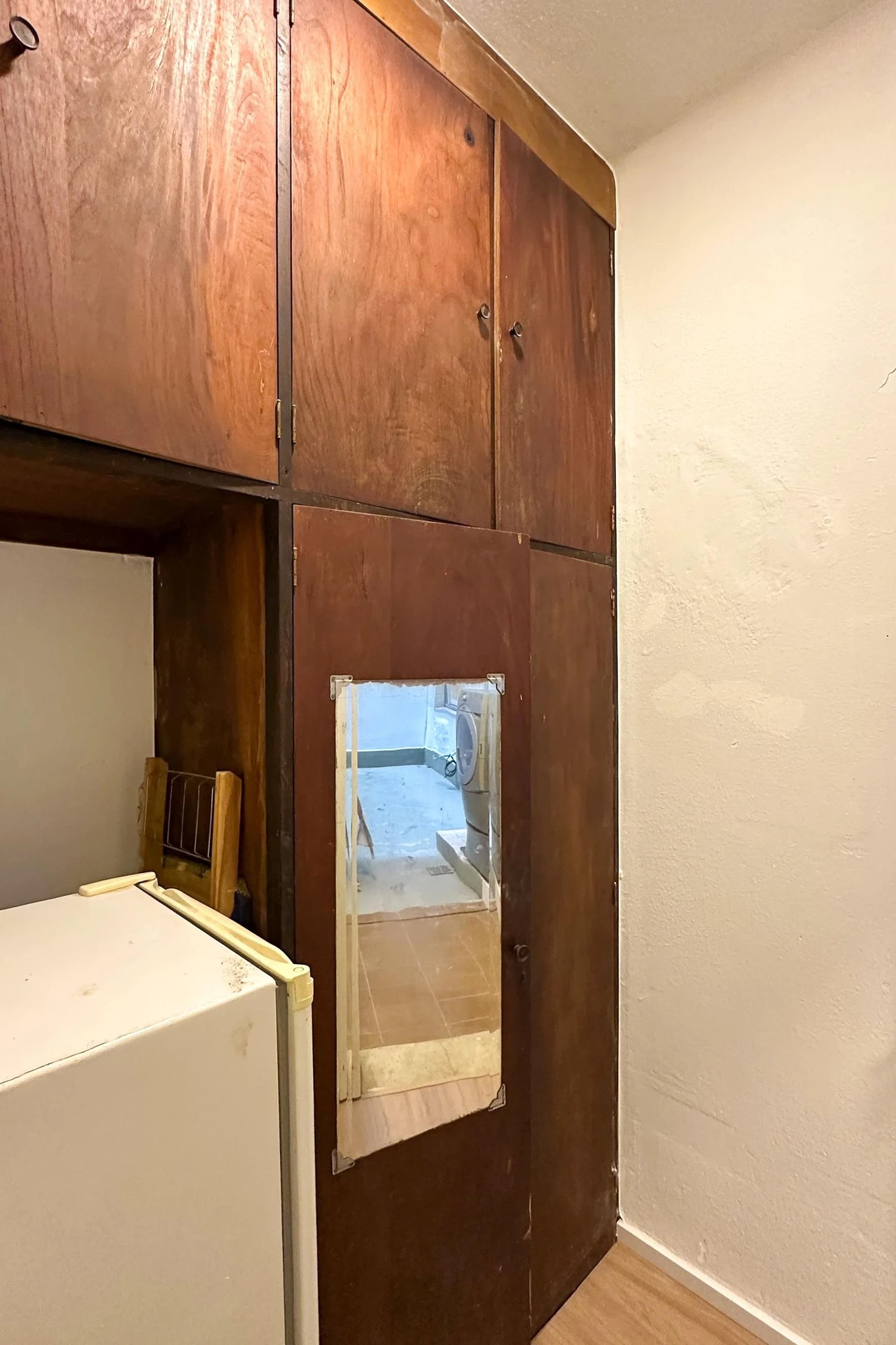 Washing machine in a 4-bedroom apartment, 168 m² — photo 28