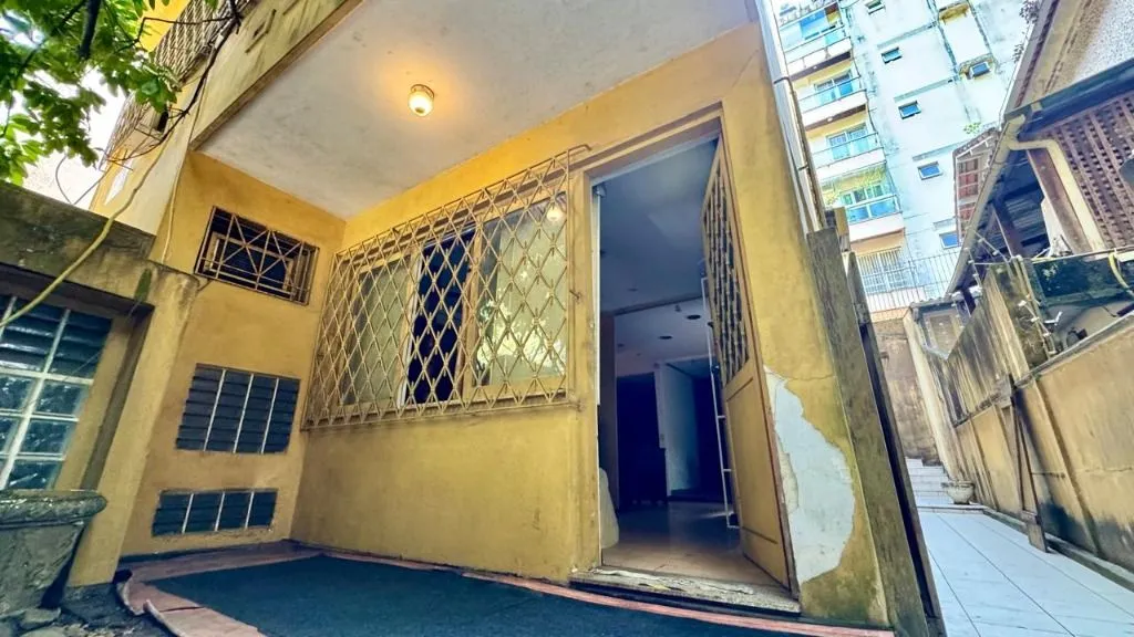 Casa com 9 dormitórios e 216 m² — photo 23