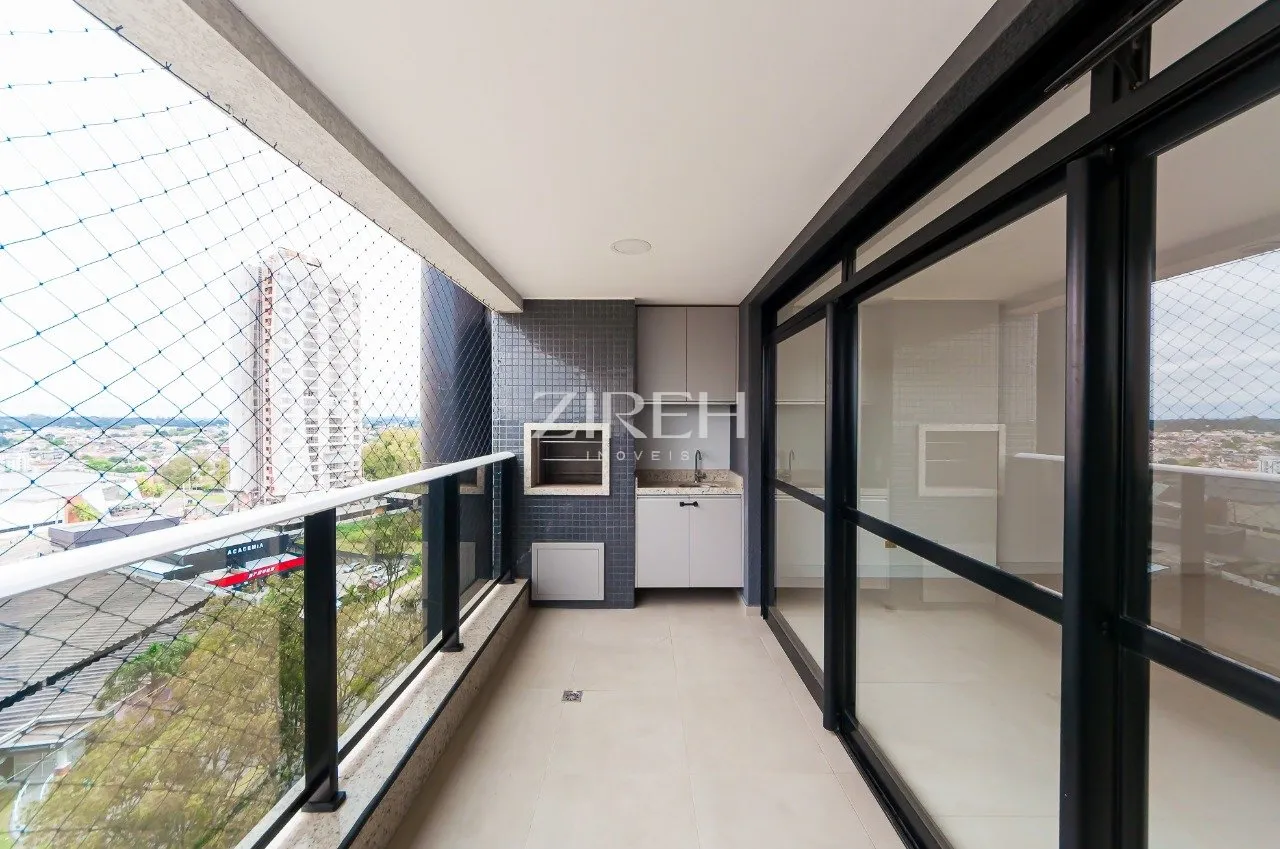 2-bedroom apartment in a building with a tennis court — photo 4