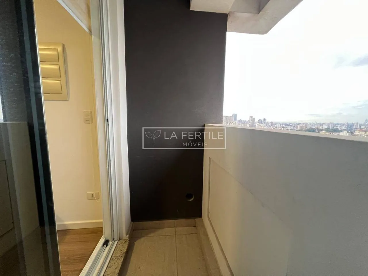 Furnished 1-bedroom apartment with 1 bathroom, 76 m² — photo 18