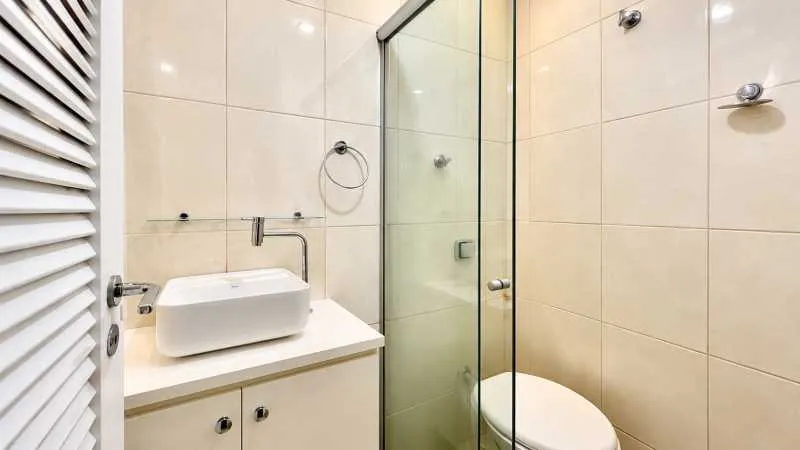Apartamento de 3 dormitorios con 2 suites y balcón — photo 8
