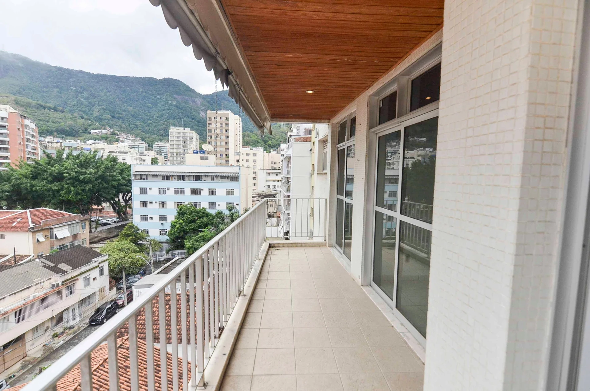 2-bedroom apartment with a home office in Rio de Janeiro — photo 4