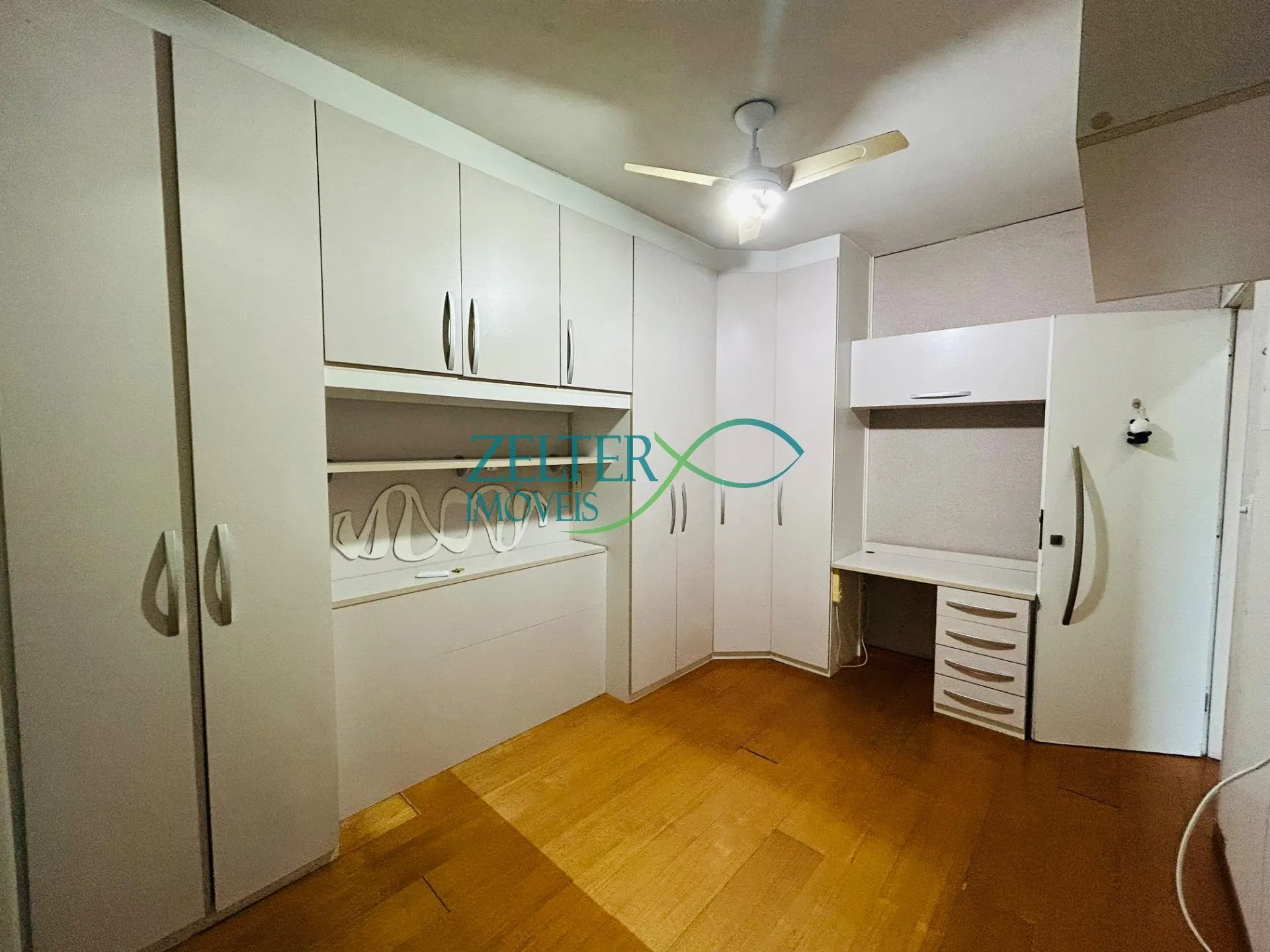Apartment, 44 m², with a glass-enclosed balcony — photo 3