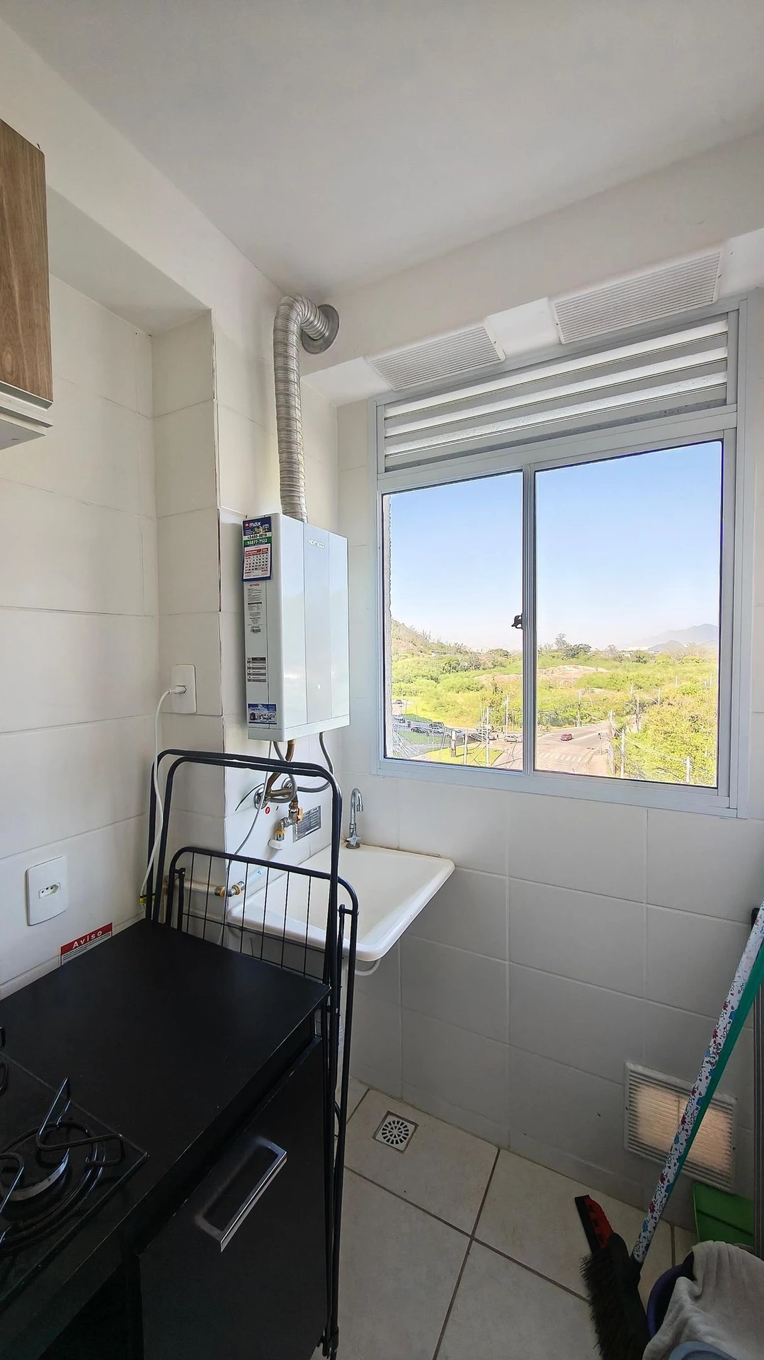 2-bedroom apartment with a mountain view — photo 11