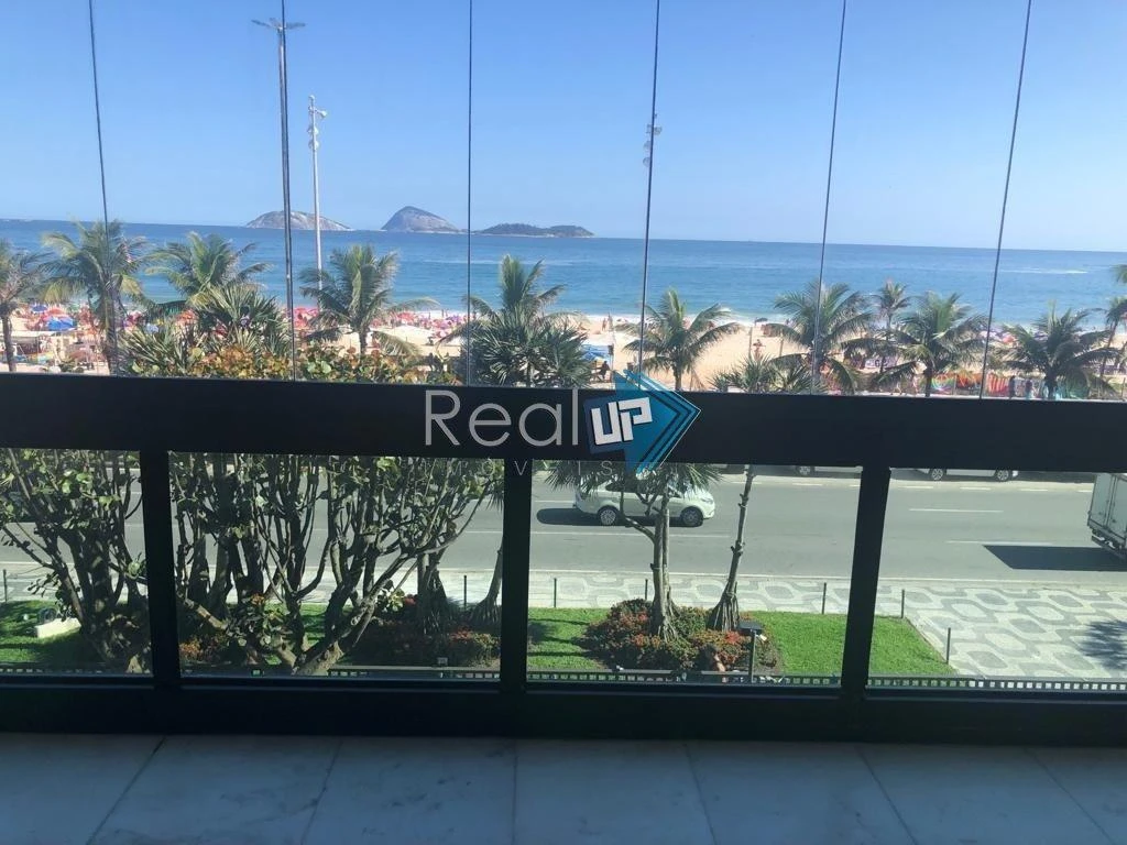 320 m² unfurnished apartment with 2 bedrooms and 3 bathrooms