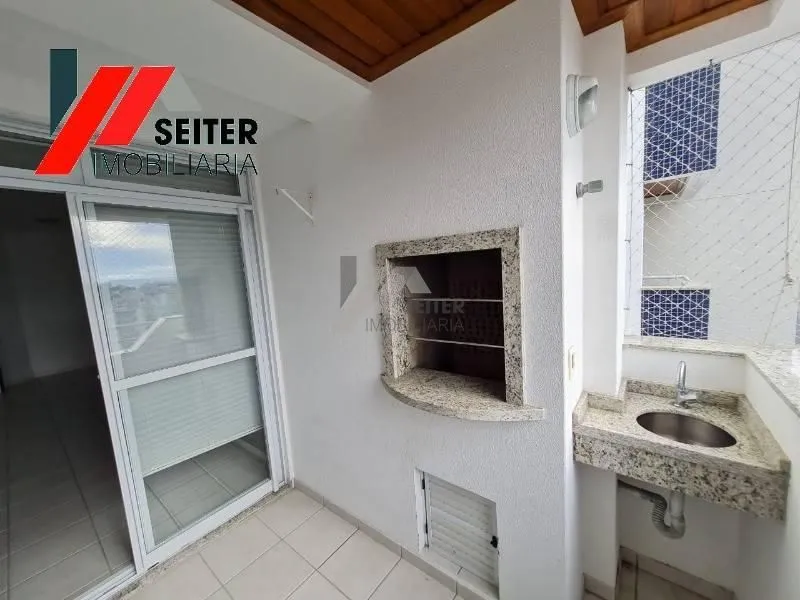 Apartment on the 8th floor with a grill on the balcony — photo 13