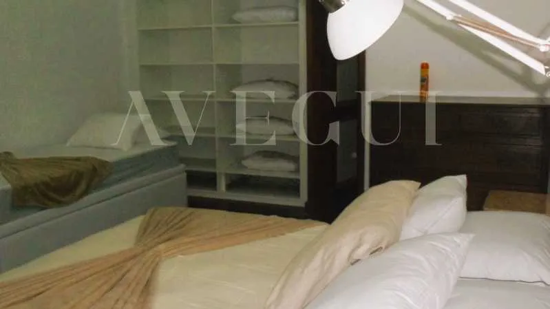 Furnished house, 485 m², with a bathtub — photo 24