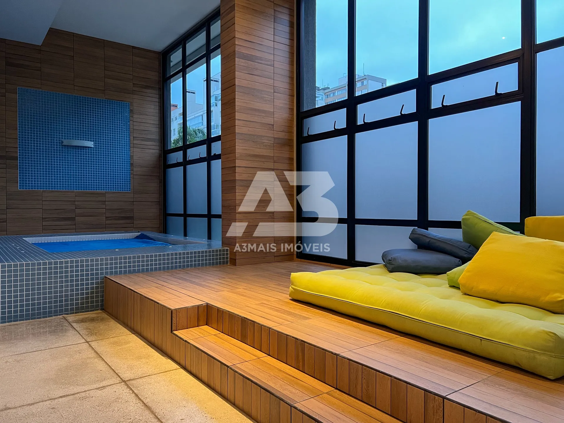 Apartment, 65 m², with a glass-enclosed balcony — photo 17
