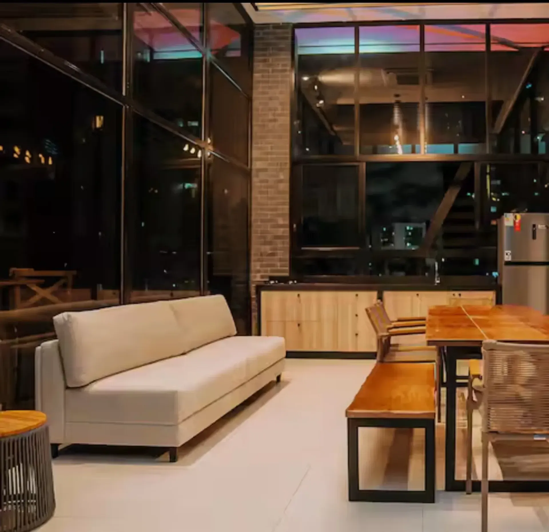 Floor-to-ceiling windows in a one-bedroom apartment, 30 m² — photo 18