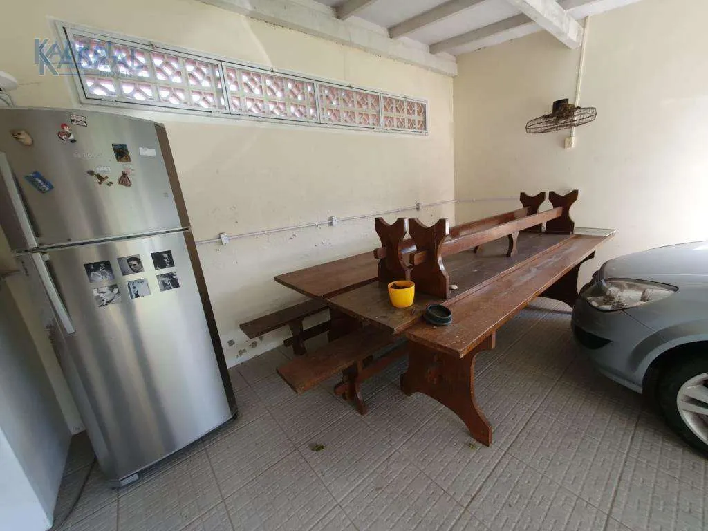 House with open-plan kitchen and private garden — photo 10