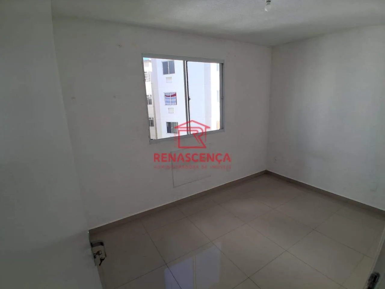 Apartment with closed kitchen and a gas stove — photo 2