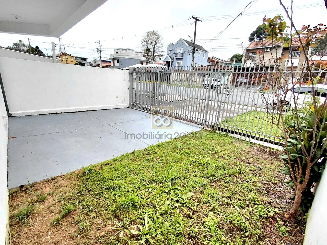 House with 3 bedrooms including 1 en-suite, 108 m² — photo 2
