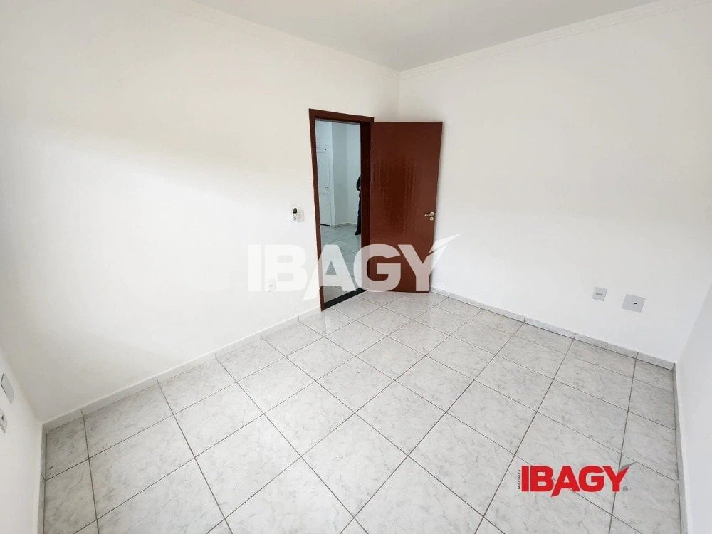 Parrilla privada y 2 dormitorios: departamento de 55 m² — photo 9