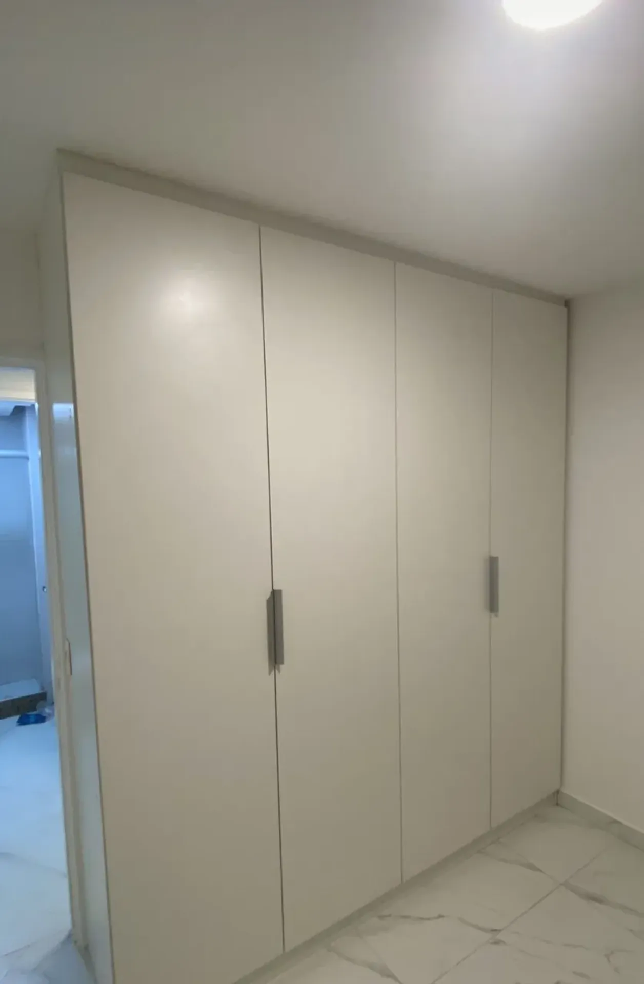 Apartment with 3 bedrooms, 2 bathrooms and a balcony — photo 26