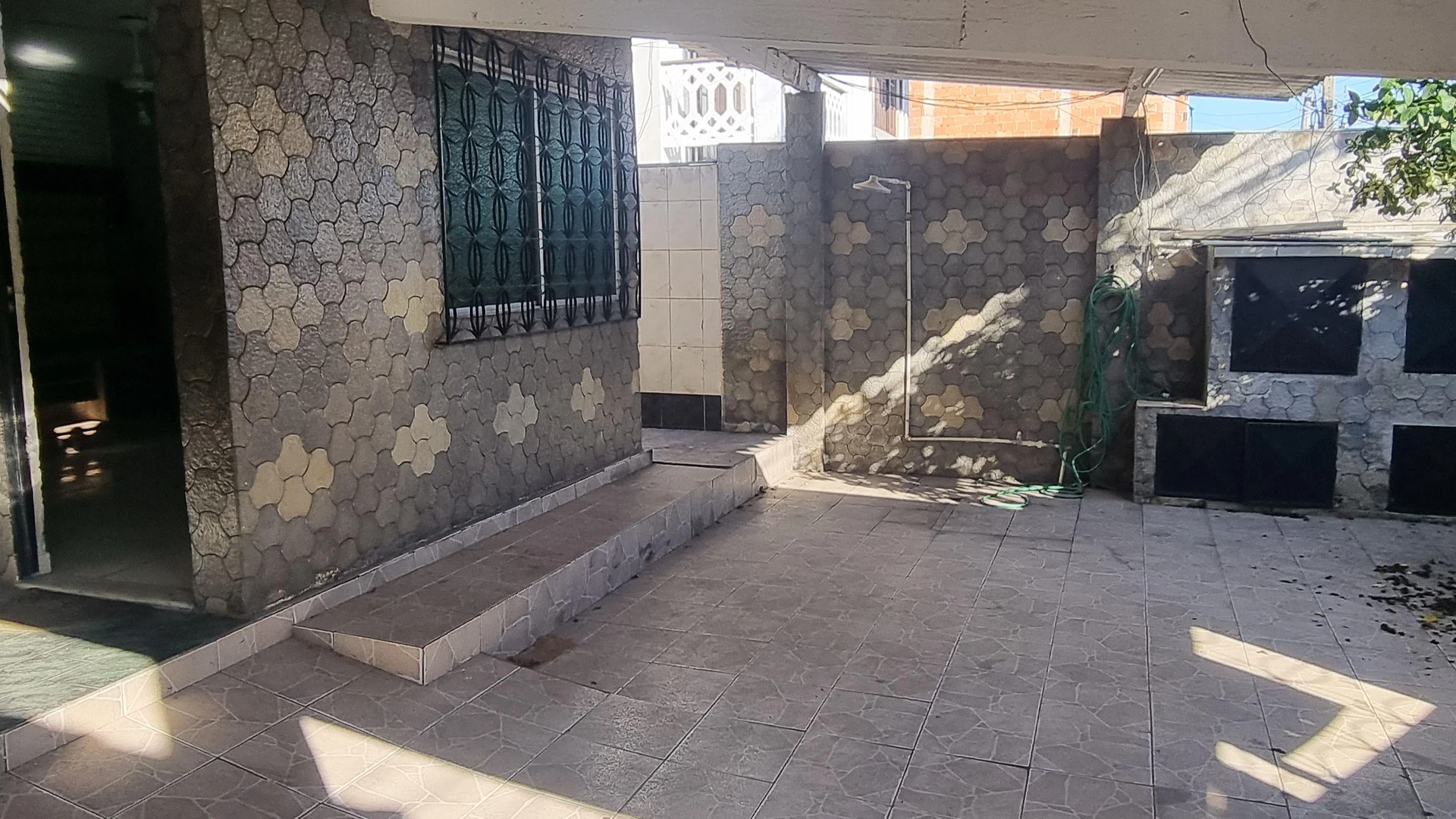 Washing machine in a 5-bedroom house, 200 m² — photo 35