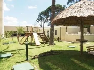 Apartamento com piso de madeira ou laminado, Portão — photo 26