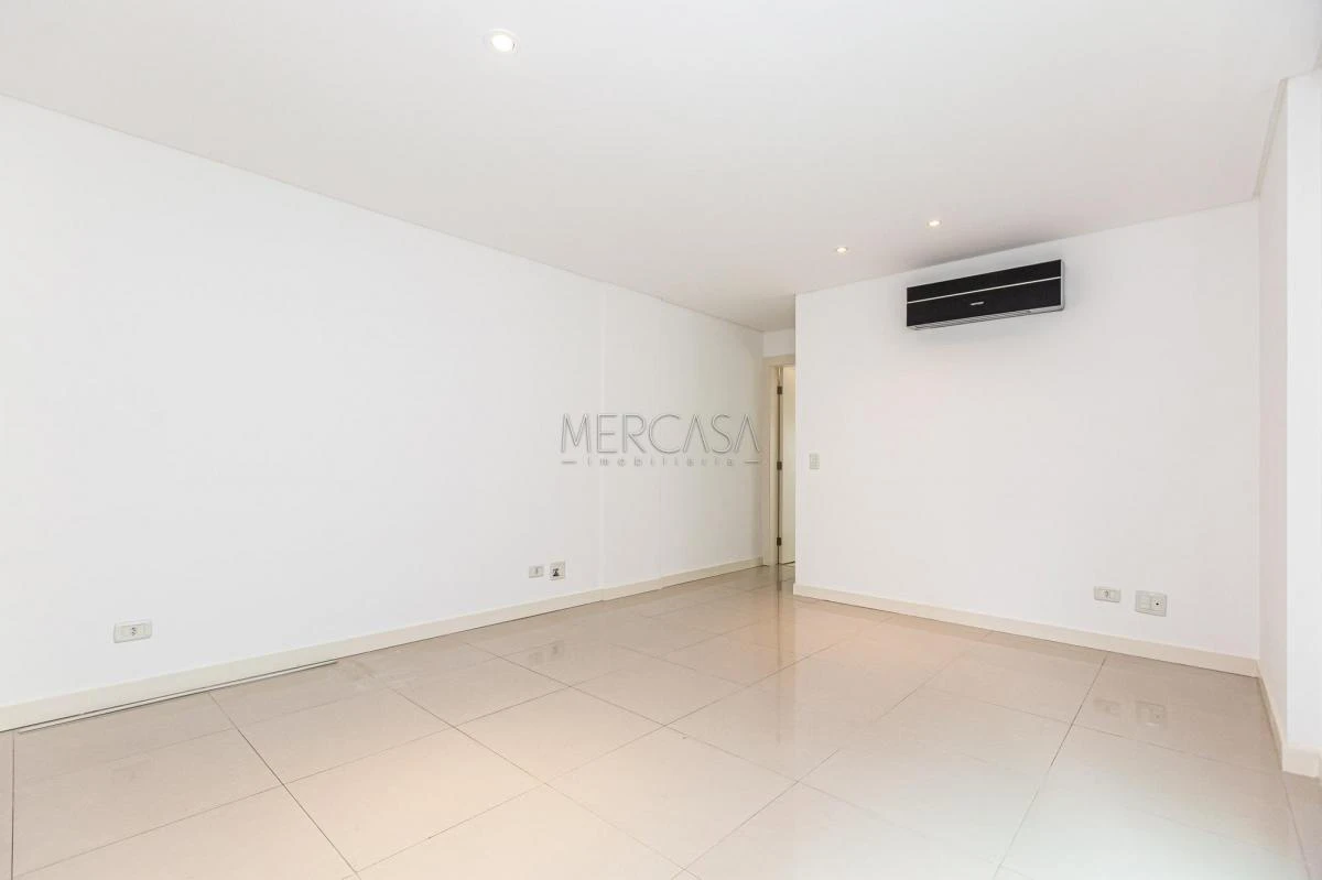 One-bedroom apartment in a building with a pool — photo 9