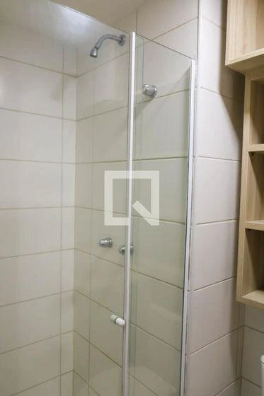 2-bedroom apartment in a building with a gym — photo 17