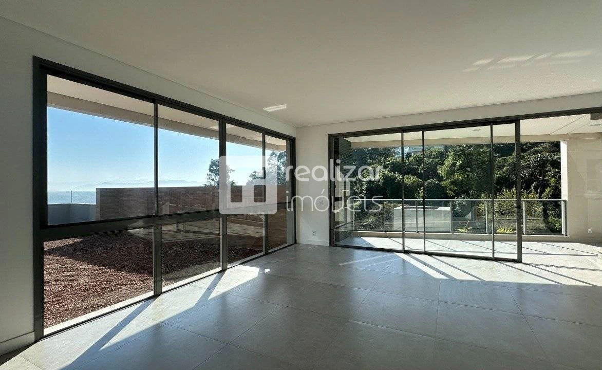 3-bedroom apartment with a water view in Florianópolis — photo 3