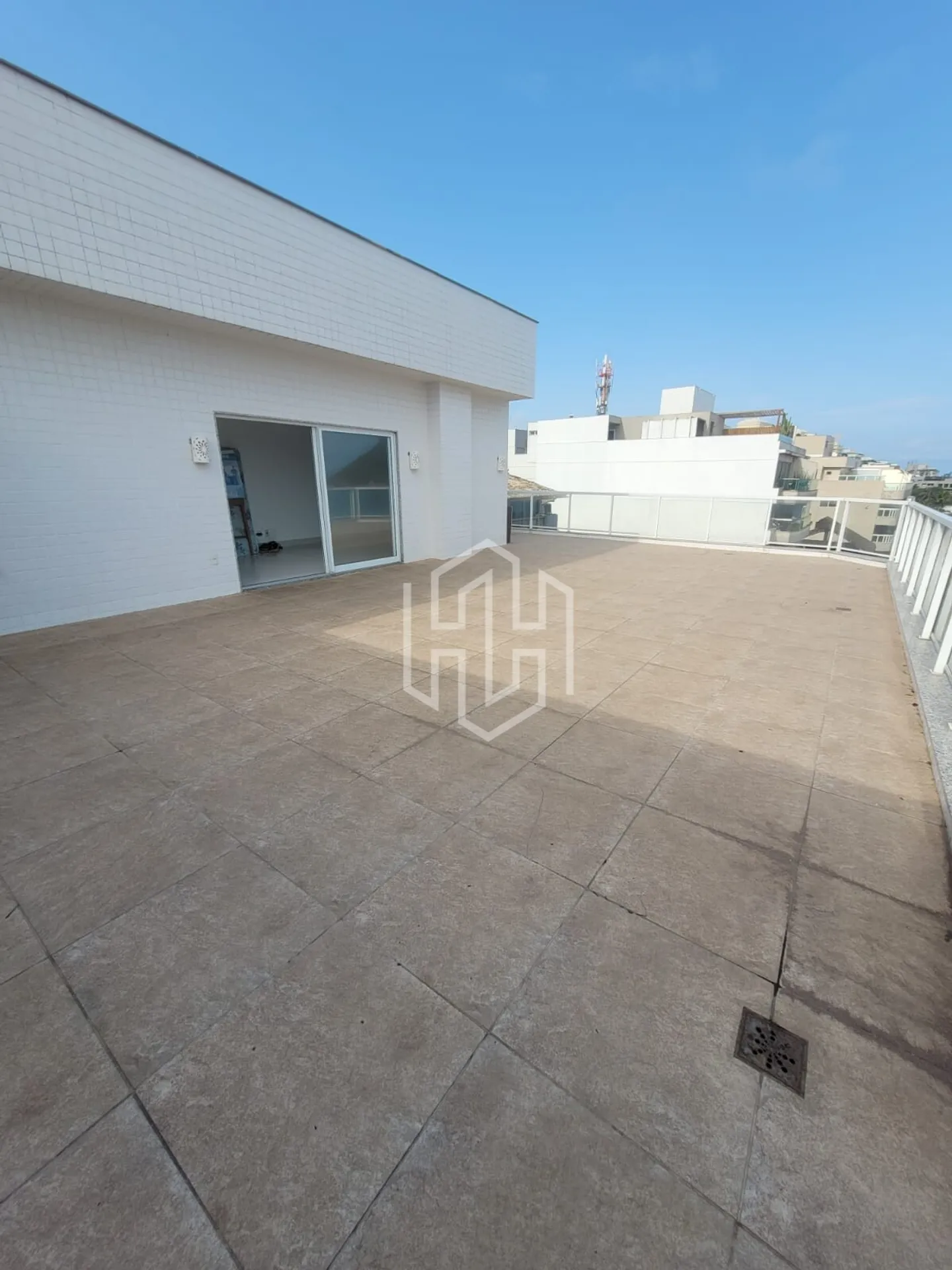 4-bedroom apartment with a water view in Rio de Janeiro — photo 8
