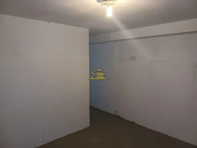 Duplex home with 5 bedrooms and 4 bathrooms — photo 4