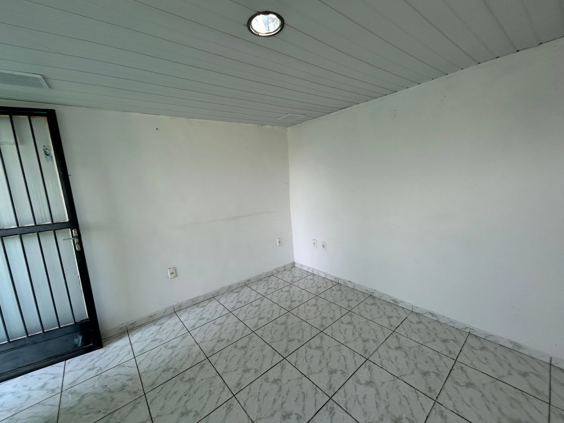 Rental house with a compact kitchenette and 1 bedroom — photo 20